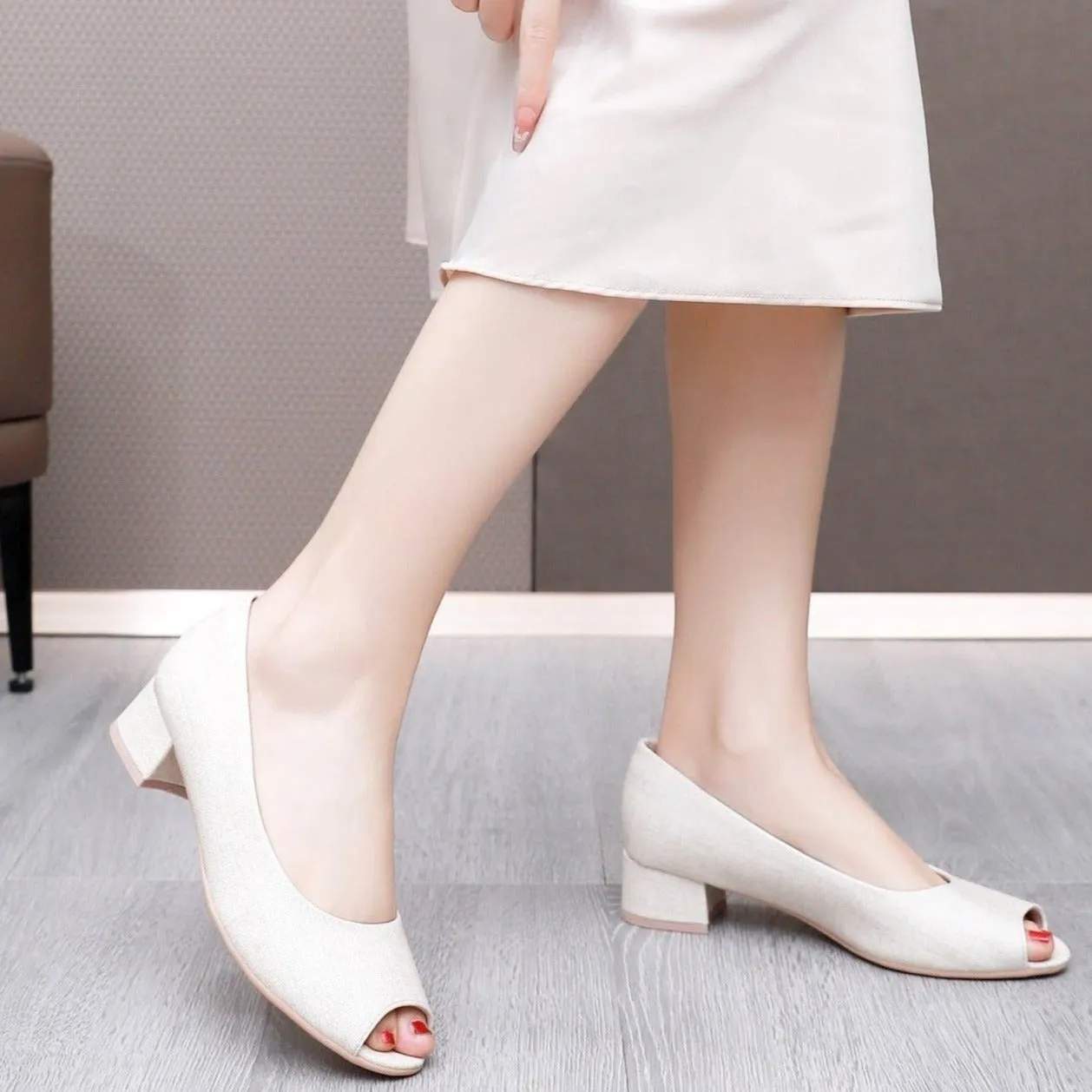 Elegant Peep Toe Pumps - Natural (114.046)